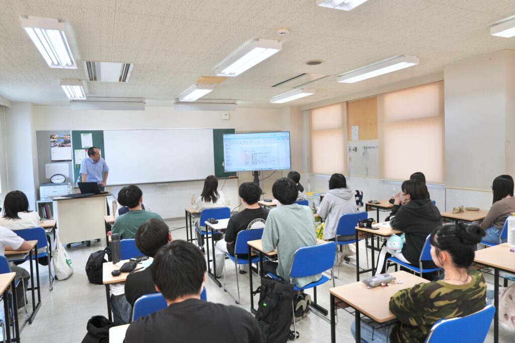 国際こども・福祉カレッジでの授業